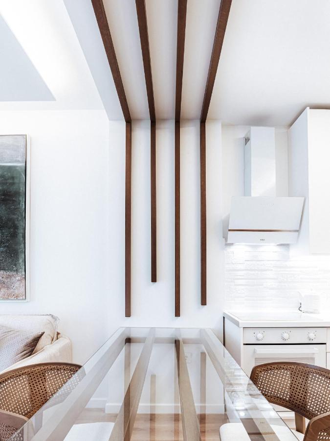 Luxury In The Heart Of The - 1br Athens